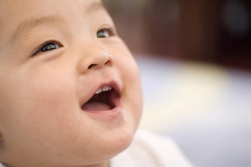 东方人,婴儿,儿童,头,一个人,笑,微笑,露齿笑,横图,特写,正面,快乐,幸福,纯洁,中国,仅一个人,小孩,可爱,摄影,活泼,享乐,宝宝,东亚,纯真,烂漫,无邪,开端,伶俐,天真,男性,亚洲人,中国人,孩子,头部,彩图