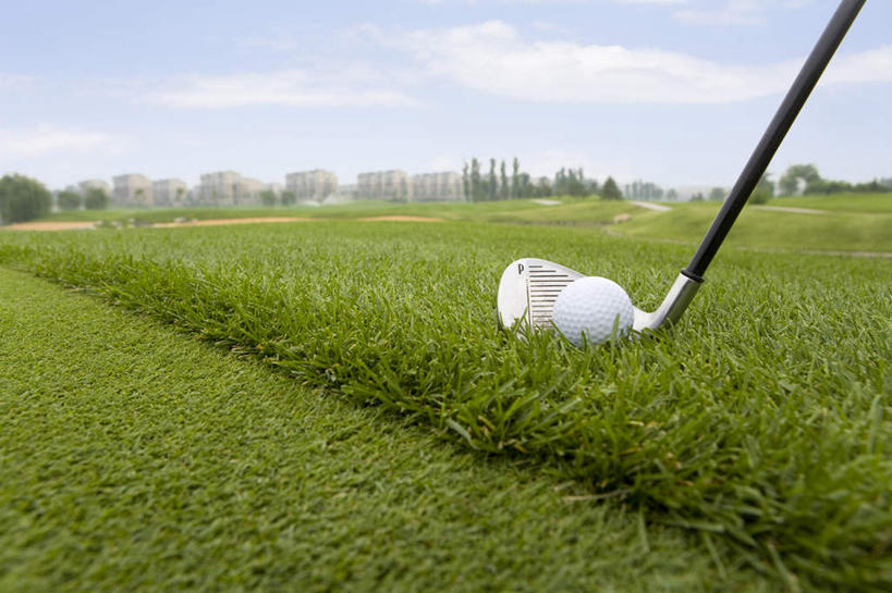 室外,白天,正面,运动,别墅,北京,中国,亚洲,挥杆,高尔夫球,郊区,草,绿色,社区,休闲,击打,高尔夫球杆,住房,挑战,东亚,高尔夫球运动,休闲活动,彩图,居住区