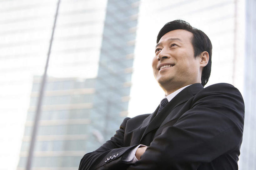 东方人,成年人,中年人,老年人,一个人,商务人士,商务男性,笑,双手交叉,微笑,露齿笑,室外,留白,正面,衬衫,商务,快乐,骄傲,成功,信心,城市,建筑,摩天大楼,北京,中国,亚洲,仅一个男性,仅一个人,仅一个中年男性,套装,领带,首都,方向,职业,办公大楼,财富,灵感,领导,双手抱胸,享乐,经理,都市风光,决心,商务装,梦想,市区,工薪阶层,渴望,东亚,责任,把握,金融区,老年男性,男人,男性,中年男性,亚洲人,中国人,白领,上班族,半身,彩图,衬衣,北京CBD,首席执行官,了解,掌控