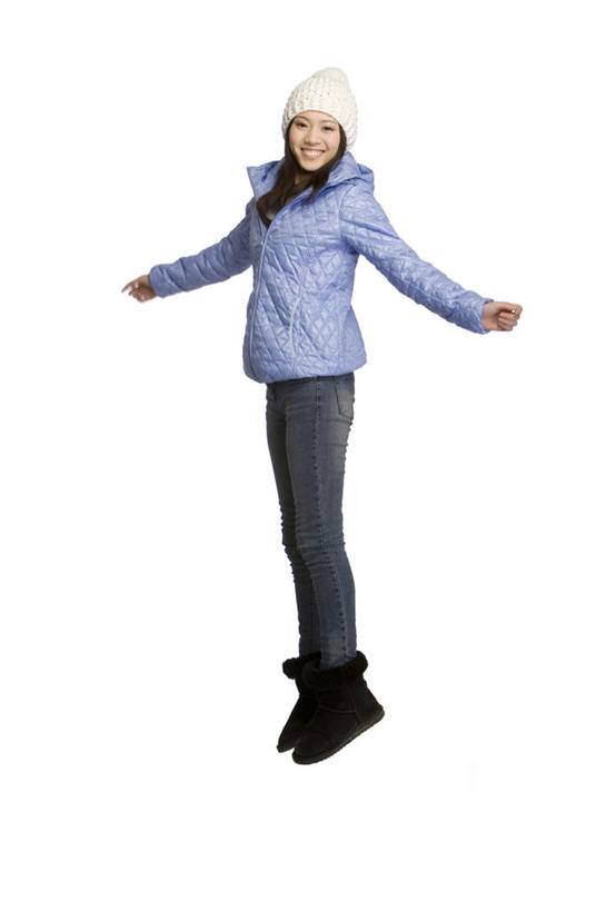 东方人,成年人,一个人,跳,笑,微笑,露齿笑,竖图,白色背景,正面,快乐,兴奋,幸福,帽子,北京,中国,亚洲,仅一个年轻女性,仅一个女性,仅一个人,冬天,半空,休闲装,刺激,寒冷,乐趣,摄影,影棚,享乐,摄影棚,东亚,编织帽,年轻女性,女人,女性,亚洲人,中国人,年轻人,彩图,影棚拍摄,拍摄,雪靴