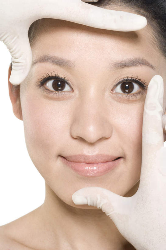 东方人,成年人,脸,头,脸颊,手,头发,裸体,一个人,两个人,微笑,特写,白色背景,化妆,美容,快乐,幸福,安全,北京,中国,亚洲,仅一个年轻女性,仅一个女性,仅一个人,护肤,发光,防护,光亮,干净,裸露,肩膀,白色,黑色,手套,保养,享受,休闲,概念,放松,美女,保健,摄影,皮肤,保护,光滑,肖像,裸,保险,渴望,东亚,纯净,养颜,保全,周全,安稳,安定,防护手套,细腻,平滑,美化,完美,平安,年轻女性,女人,女性,亚洲人,中国人,年轻人,头部,脸部,脸蛋,面部,彩图,影棚拍摄,SPA美容,抗衰老