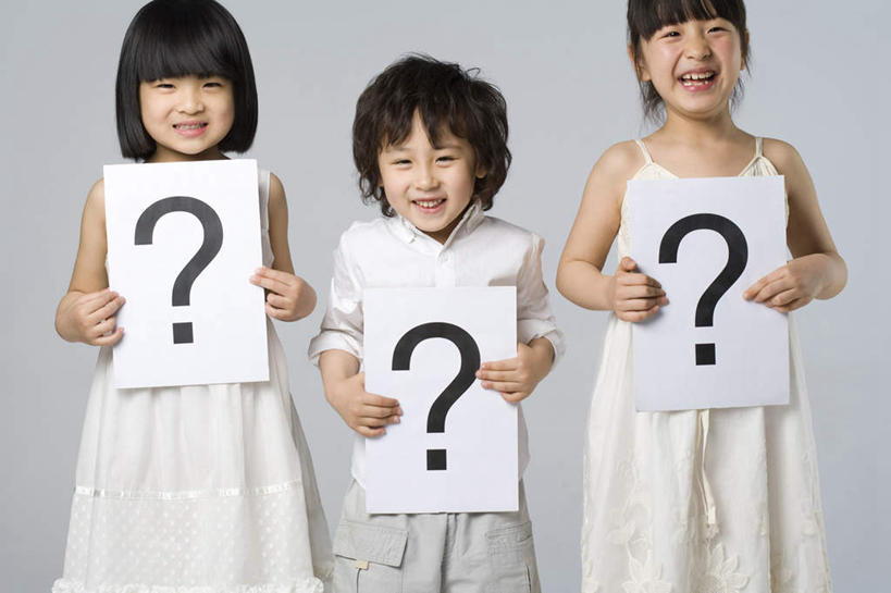 东方人,儿童,三个人,笑,微笑,露齿笑,横图,白色背景,正面,快乐,幸福,纯洁,中国,亚洲,一排,整齐,标志,拿着,布告,排列,小孩,白色,可爱,童年,童趣,摄影,问号,队列,童真,东亚,烂漫,无邪,天真,男孩,男性,女孩,女性,亚洲人,中国人,孩子,彩图,影棚拍摄,朝鲜族,标点符号