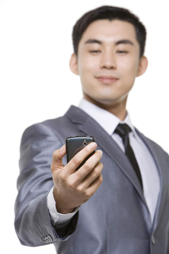 东方人,成年人,手,一个人,商务人士,商务男性,站,微笑,竖图,白色背景,正面,衬衫,商务,成功,信心,手机,亚洲,仅一个男性,仅一个人,捆扎,套装,正装,瓷器,拿着,仅一个年轻男性,看,决心,商务装,工薪阶层,智能手机,东亚,北京市,无线电技术,男人,男性,年轻男性,亚洲人,中国人,年轻人,白领,上班族,半身,彩图,影棚拍摄,衬衣,假笑