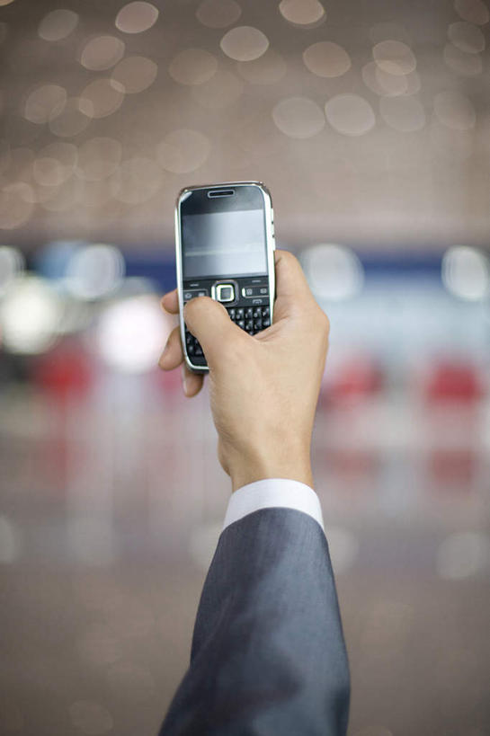 东方人,成年人,手,一个人,商务人士,商务男性,竖图,室内,特写,白天,留白,衬衫,商务,通讯,成功,技术,手机,亚洲,仅一个男性,套装,瓷器,拿着,职业,便利,早晨,都市风光,发短信,商务装,工薪阶层,智能手机,东亚,北京市,无线电技术,男人,男性,亚洲人,中国人,白领,上班族,电话机,彩图,衬衣,办公室职员,电子记事本