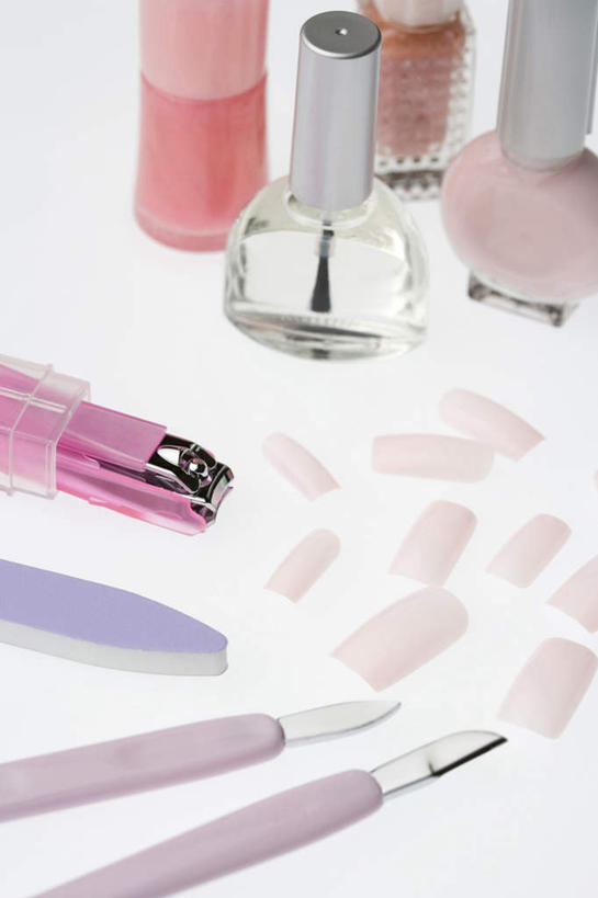 无人,竖图,俯视,白色背景,化妆,美容,时尚,静物,许多,护肤,准备,很多,指甲油,保养,享受,休闲,放松,修指甲,保健,摄影,卫生,化妆用品,指甲锉,指甲钳,养颜,美化,彩图,高角度拍摄,影棚拍摄,SPA美容,魅力,例行公事