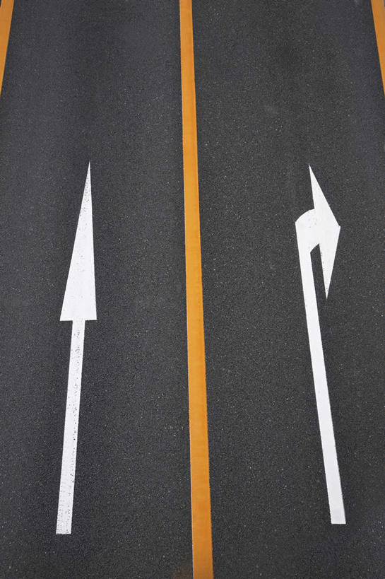 无人,竖图,俯视,室外,留白,路,箭,摄影,动作,彩图,高角度拍摄