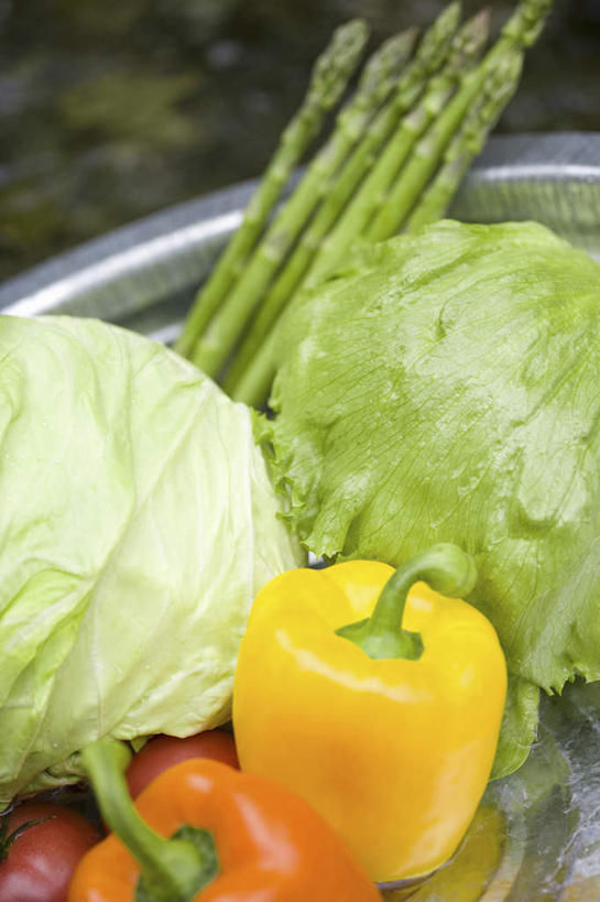 无人,竖图,室外,白天,辣椒,芦笋,静物,许多,丰富,青椒,莴苣,食品,茎,很多,饮食,黄色,自然,摄影,简单,清新,彩椒,健康食物,纯净,辣角,红海椒,大椒,辣虎,广椒,甜椒,柿子椒,辣子,海椒,番椒,灯笼椒,彩图