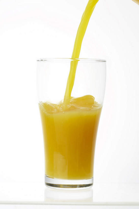 果汁,无人,竖图,室内,白色背景,倒,食品,饮食,饮料,一个,橙色,摄影,影棚,单个,动作,简单,清新,摄影棚,桔子汁,柑橘属,健康食物,纯净,玻璃杯,彩图,影棚拍摄,拍摄