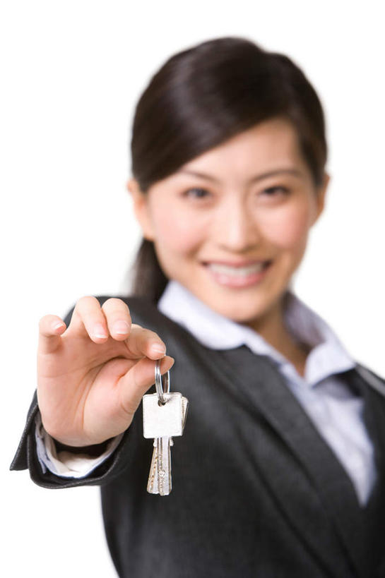 东方人,成年人,脸,头,脸颊,手,一个人,商务人士,商务女性,举,笑,微笑,露齿笑,竖图,白色背景,正面,商务,快乐,成功,信心,中国,亚洲,仅一个年轻女性,仅一个女性,仅一个人,套装,钥匙,钥匙圈,拿着,肩膀,托,金融,房地产,销售,房地产经纪人,出示,商务装,贩卖,工薪阶层,东亚,北京市,年轻女性,女人,女性,亚洲人,中国人,年轻人,头部,脸部,脸蛋,面部,白领,上班族,举起,举手,举着,向上举,向上伸,向上托,彩图,影棚拍摄