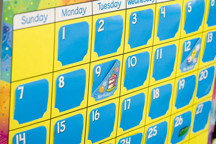 无人,学校,教学楼,横图,特写,装饰,告示牌,围墙,教育,校园,教室,英文字母,知识,星期,日历,彩图,教学大楼,小学