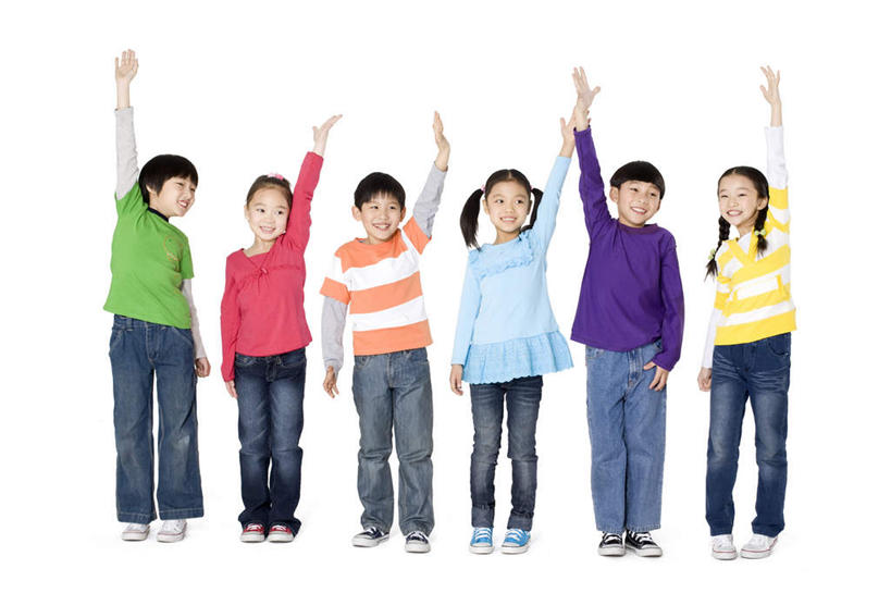 东方人,儿童,学生,站,举,笑,微笑,露齿笑,横图,白色背景,正面,快乐,自由,友谊,纯洁,团队,亚洲,连接,条纹,并排,瓷器,牛仔裤,休闲装,刺激,小孩,社区,托,可爱,童年,童趣,伸手,生长,麻花辫,享乐,愉悦,比例,童真,东亚,烂漫,无邪,身高,北京市,无忧无虑,天真,团结,男孩,女孩,亚洲人,中国人,孩子,举起,举手,举着,向上举,向上伸,向上托,彩图,影棚拍摄,小学生