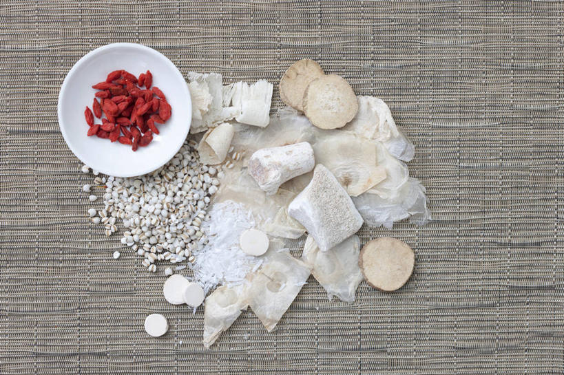 无人,横图,俯视,静物,北京,中国,亚洲,药,食品,草药,饮食,饮料,干花,摄影,有机食品,影棚,多样,枸杞,草本,中国文化,摄影棚,营养品,薏米,中医,东亚,健康食物,彩图,高角度拍摄,影棚拍摄,拍摄,泽泻,传统文化,鹿角霜,木蝴蝶