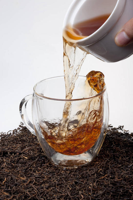 无人,白色背景,茶,静物,玻璃,倒,材料,红茶,茶叶,白色,摄影,动作,热饮,茶杯,彩图,影棚拍摄