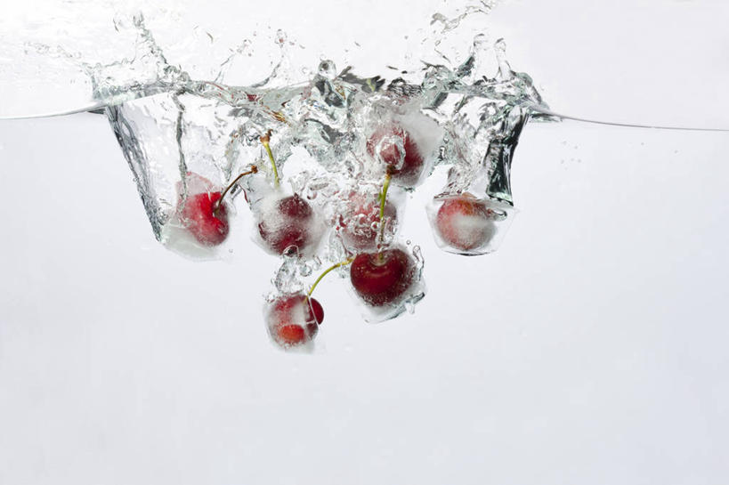 无人,横图,室内,白色背景,正面,烹饪,水,樱桃,湿,溅,液体,水滴,冰块,料理,食品,茎,菜肴,美食,饮食,食物,白色,寒冷,摄影,佳肴,影棚,落下,动作,简单,清新,摄影棚,健康食物,纯净,大樱桃,洗涤,彩图,影棚拍摄,拍摄