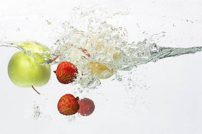无人,横图,室内,白色背景,正面,水,苹果,梨,荔枝,水果,五个,许多,湿,溅,液体,水滴,食品,饮食,黄色,红色,绿色,白色,青苹果,热带水果,摄影,影棚,落下,动作,简单,清新,摄影棚,健康食物,纯净,洗涤,彩图,影棚拍摄,拍摄,亚洲梨
