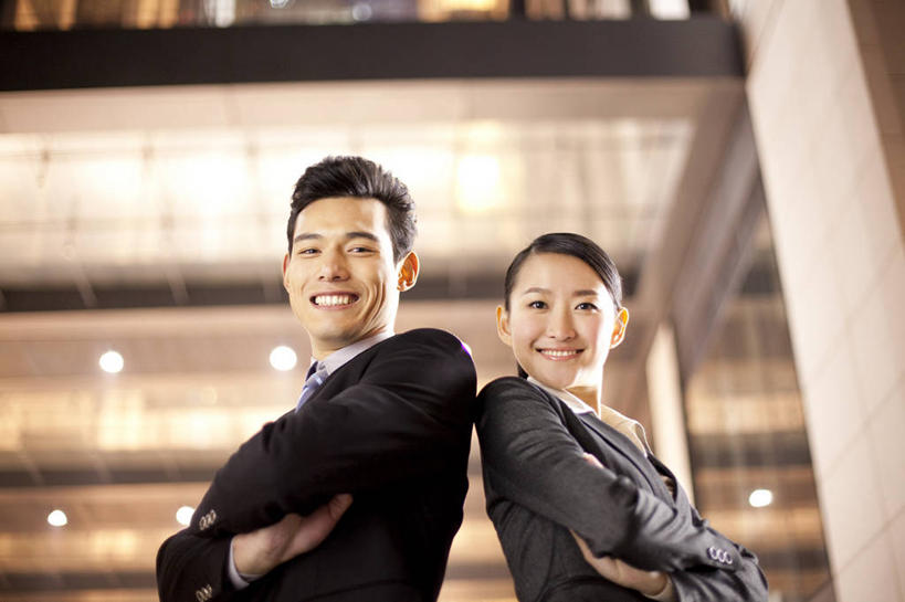 东方人,脸,头,脸颊,两个人,商务人士,商务男性,商务女性,办公室,站,双手交叉,微笑,横图,室外,夜晚,仰视,衬衫,商务,快乐,满意,幸福,骄傲,成功,合作,团队,信心,城市,北京,中国,亚洲,套装,工作,刺激,肩膀,背靠背,职业,思考,办公大楼,活力,决定,摄影,照亮,领导,双手抱胸,加班,肖像,商务装,工薪阶层,东亚,责任,把握,男人,男性,年轻男性,年轻女性,女人,女性,亚洲人,中国人,年轻人,头部,脸部,脸蛋,面部,白领,上班族,彩图,低角度拍摄,衬衣,机遇,掌控