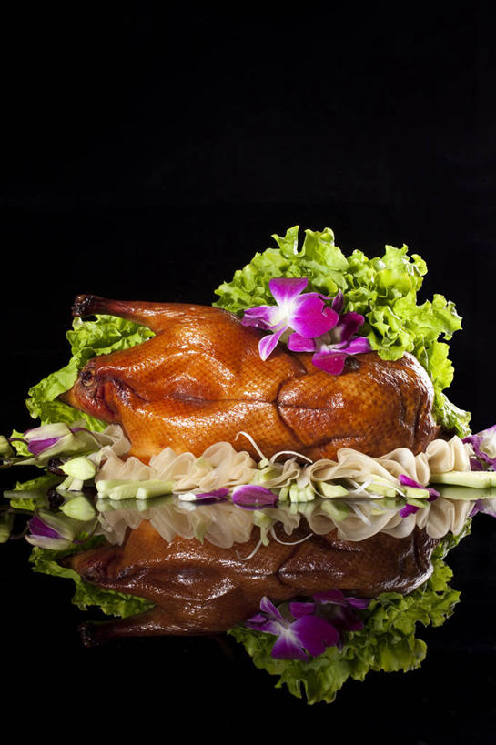 烤鸭,无人,竖图,静物,北京,中国,亚洲,黑色背景,反射,肉,美味,食品,传统,鸭肉,肉类,饮食,摄影,风格,中国文化,肉食,东亚,北京烤鸭,彩图,传统文化