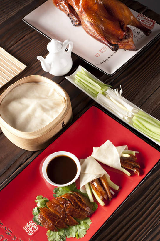 烤鸭,无人,竖图,桌子,静物,北京,中国,亚洲,肉,美味,食品,传统,鸭肉,肉类,饮食,摄影,风格,膳食,中国文化,肉食,东亚,北京烤鸭,主菜,彩图,传统文化