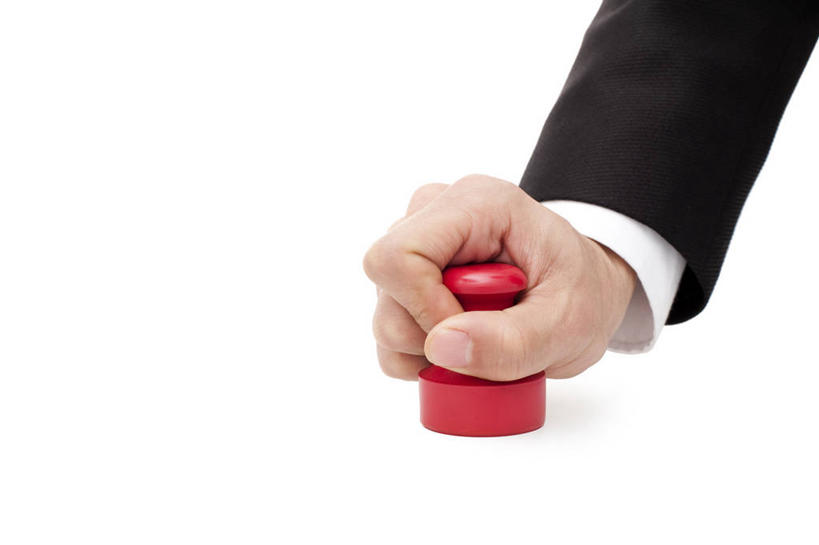 手,一个人,横图,特写,白色背景,商务,套装,办公用品,拿着,文具,摄影,影棚,印章,办公设备,文具用品,图章,摄影棚,签署,文化工具,橡皮章,鉴定,男人,男性,亚洲人,中国人,彩图,影棚拍摄,拍摄,封印