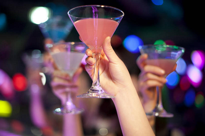 东方人,手,酒吧,横图,室内,特写,聚会,时尚,性感,夜生活,快乐,兴奋,幸福,热情,北京,中国,亚洲,拿着,刺激,饮料,鸡尾酒,乐趣,摄影,照亮,酷,享乐,夜总会,东亚,马提尼,年轻女性,女人,亚洲人,中国人,年轻人,彩图,欢乐,魅力