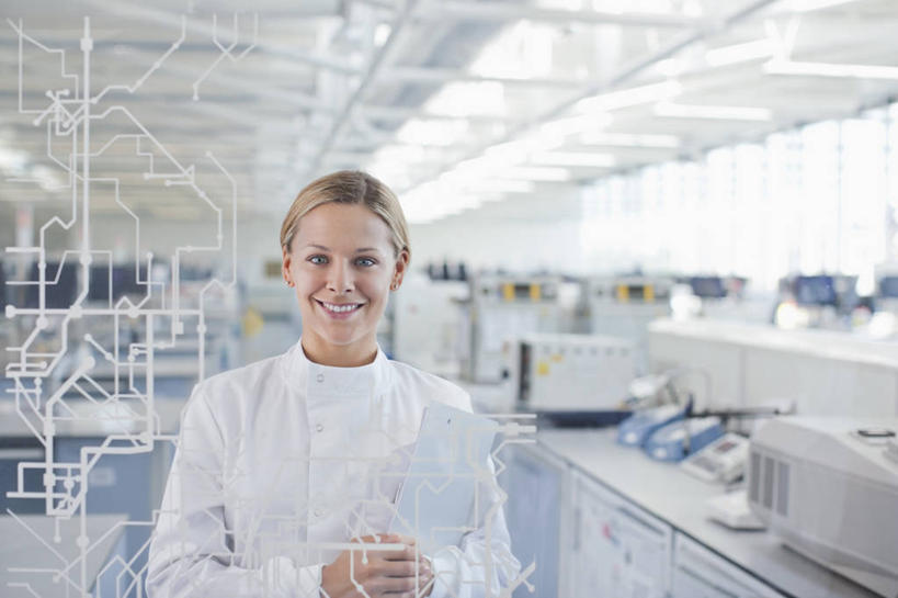 西方人,一个人,科学家,站,笑,微笑,露齿笑,横图,室内,白天,正面,显示器,欧洲,欧洲人,仅一个年轻女性,仅一个女性,仅一个人,服装,朦胧,模糊,屏幕,图表,实验室,研究室,触摸屏,注视,输入设备,显示屏,衣服,白色,观察,看,站着,服饰,观看,察看,衣着,科研人员,白大褂,穿着,关注,研究者,液晶显示器,输出设备,试验室,实验服,科学研究者,衣饰,年轻女性,女人,女性,白种人,科学工作者,站立,半身,彩图,实验衣,触控面板,触控屏,交互设备