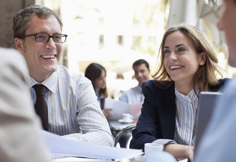 西方人,同事,商务人士,商务男性,商务女性,横图,室外,白天,正面,衬衫,成功,合作,团队,集体,信心,欧洲,欧洲人,套装,队伍,领导,成就,商务装,合伙,领袖,工薪阶层,白种人,白领,上班族,半身,彩图,衬衣