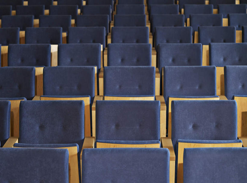 无人,学校,教学楼,横图,室内,白天,正面,桌子,椅子,一排,许多,阴影,整齐,反射,影子,书桌,校园,排列,会议椅,课桌,教室,办公椅,队列,商务椅,培训椅,彩图,教学大楼