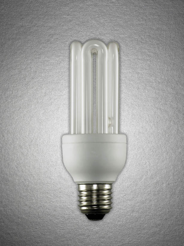 无人,竖图,室内,特写,白天,正面,节能,静物,照明,阴影,灰色背景,环保,反射,灯泡,影子,灯,节能灯,一个,灯具,摄影,影棚,能源,单个,照亮,低碳,照明工具,荧光灯,彩图,影棚拍摄,拍摄