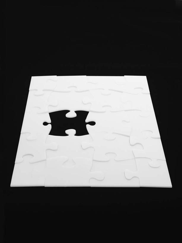 无人,竖图,俯视,室内,特写,白天,游戏,成功,合作,团队,集体,信心,静物,拼图,一排,连接,阴影,黑色背景,组合,整齐,并列,并排,反射,影子,玩,娱乐,队伍,排列,休闲,摄影,影棚,活动,链接,成就,队列,发泄,消遣,智力,拼接,拼凑,智力游戏,平行,合伙,宣泄,拼合,凑集,聚合,撮合,链结,趣味,策略,玩耍,嬉戏,彩图,高角度拍摄,影棚拍摄,拍摄