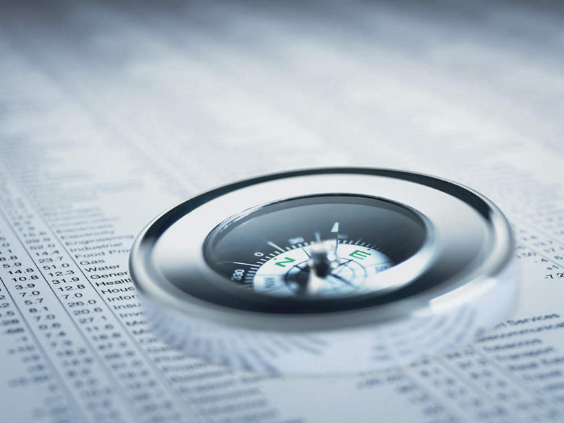 无人,横图,俯视,室内,特写,白天,阅读,仪器,科技,海底,静物,报纸,学习,科学,方向,历史,文化,一个,看,祈祷,指示,浏览,许愿,宗教,地理,信仰,单个,罗盘,祈求,吉祥,科学技术,指向,风水,司南,阴阳,发明,天池,吉凶,吉利,晦气,不祥,倒霉,霉运,恶兆,凶险,顶针,玻璃盖,磁针,海底线,罗经,罗盘针,内盘,日圭,基准,外盘,园柱形外盒,平安,彩图,高角度拍摄,地质