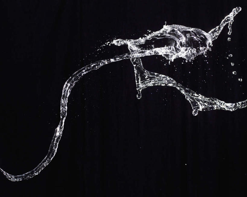 无人,横图,室内,特写,白天,正面,水,飞溅,黑色背景,溅,液体,水滴,饮用水,水珠,矿泉水,摄影,影棚,喷洒,蒸馏水,彩图,影棚拍摄,拍摄