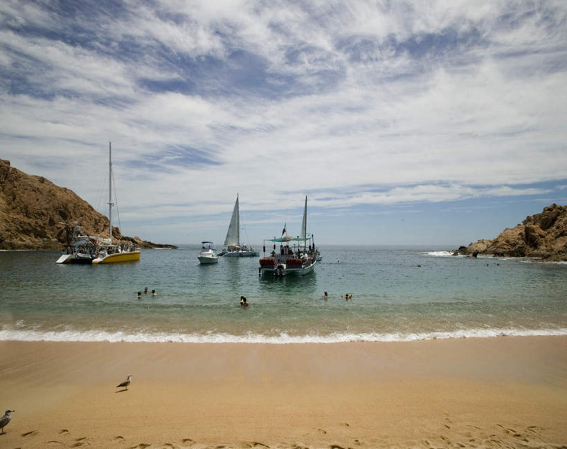 无人,横图,俯视,室外,白天,旅游,度假,海浪,海洋,礁石,石头,美景,沙滩,船,墨西哥,许多,阴影,波纹,光线,沙子,石子,影子,海岸,景观,浪花,云,云朵,木船,沙地,云彩,娱乐,蓝色,白云,蓝天,水纹,天空,阳光,自然,海水,交通工具,波浪,天,驾驶,行驶,享受,休闲,景色,放松,操纵,控制,北美,舟,北美洲,自然风光,载具,美洲,海景,操控,北亚美利加洲,亚美利加洲,把持,墨西哥合众国,仙人掌王国,圣卢卡斯角,大海,风浪,海,海水的波动,海滩,礁,近岸浪,石块,岩石,涌浪,彩图,高角度拍摄