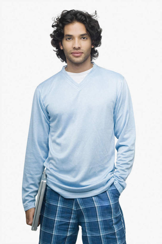 西方人,一个人,站,竖图,室内,白天,白色背景,正面,欧洲,欧洲人,仅一个男性,仅一个人,服装,格子,休闲装,仅一个年轻男性,衣服,黑色,站着,休闲,休闲服,摄影,服饰,影棚,单手抄兜,单手放兜,男人,男性,年轻男性,白种人,卷发,插兜,手插兜,手放口袋,站立,半身,彩图,影棚拍摄,拍摄,手抄兜