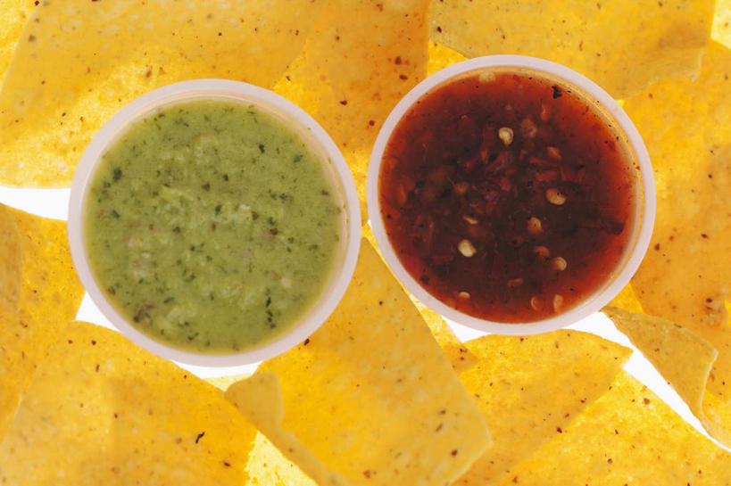 无人,横图,俯视,室内,特写,白天,烹饪,西餐,玉米,餐桌,桌面,桌子,辣椒,静物,朦胧,模糊,棒子,玉蜀黍,料理,食品,两份,辣酱,菜肴,美食,食物,酪梨,鳄梨,西式,佳肴,餐台,油梨,苞米,苞芦,辣角,红海椒,大椒,辣虎,广椒,苞谷,樟梨,包谷,大蜀黍,番麦,薏米包,玉高粱,玉麦,珍珠米,牛油果,辣子,红辣椒,海椒,番椒,彩图,高角度拍摄