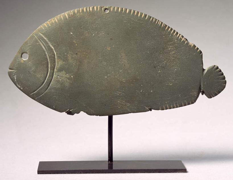 无人,横图,室内,特写,白天,正面,静物,雕塑,一条,阴影,灰色背景,艺术,装饰,光线,鱼,雕刻,雕像,影子,鱼类,海洋生物,一个,工艺品,摄影,影棚,单个,纪念,美术,水生动物,主题,水生物,陈列,海底动物,罗非鱼,功能,美学,非洲鲫鱼,吴郭鱼,越南鱼,彩图,全身,影棚拍摄,拍摄