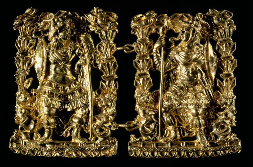 西方人,无人,两个人,站,横图,室内,特写,白天,正面,民族服装,雕塑,欧洲,欧洲人,阴影,服装,艺术,装饰,光线,雕刻,雕像,影子,注视,衣服,工艺品,观察,看,站着,金色,服饰,观看,纪念,华丽,美术,察看,富贵,衣着,穿着,关注,主题,和平,陈列,忠诚,功能,美学,地位,权力,富丽,衣饰,华美,名誉,荣华,符节,节钺,节杖,男人,男性,中年男性,白种人,站立,彩图,全身,传统服装,民俗服