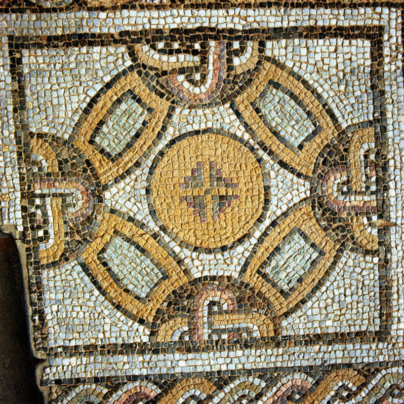 无人,竖图,室内,特写,白天,正面,工艺美术品,一排,许多,艺术,整齐,装饰,瓷砖,艺术品,排列,工艺品,工艺,华丽,修饰,美术,点缀,队列,衬托,美观,雅致,雅观,彩图