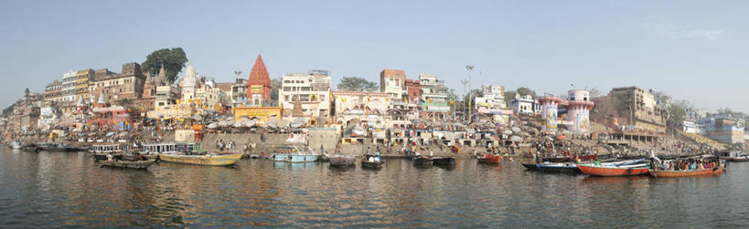 无人,家,寺庙,横图,全景,室外,白天,正面,旅游,度假,河流,美景,水,天际线,植物,城市风光,标志建筑,城市,地标,建筑,船,印度,亚洲,阴影,波纹,节日,光线,影子,房屋,屋子,河水,景观,水流,公寓,木船,涟漪,燃烧,文化,娱乐,建设,洋房,楼房,住宅,树,树木,蓝色,绿色,倒影,蓝天,水纹,天空,阳光,自然,香火,庙宇,交通工具,波浪,天,祈祷,享受,休闲,健康,景色,放松,许愿,宗教,信仰,生长,晴朗,成长,纪念,祈求,倒映,舟,载具,南亚,万里无云,印度共和国,水晕,北方邦,反照,瓦拉纳西,贝拿勒斯,平安,晴空,晴空万里,彩图,房子,庙,寺