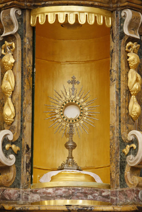 无人,教堂,竖图,室内,特写,白天,正面,旅游,度假,绘画,标志建筑,地标,建筑,欧洲,马耳他,节日,朦胧,模糊,艺术,装饰,十字架,墙,文化,娱乐,建设,壁画,墙壁,墙面,祈祷,享受,休闲,健康,金色,旅游胜地,放松,许愿,宗教,信仰,纪念,华丽,修饰,祈求,点缀,富贵,信念,忠诚,衬托,美观,雅致,雅观,富丽,名誉,荣华,马耳他共和国,戈佐岛,平安,画画,彩图,大教堂,礼拜堂