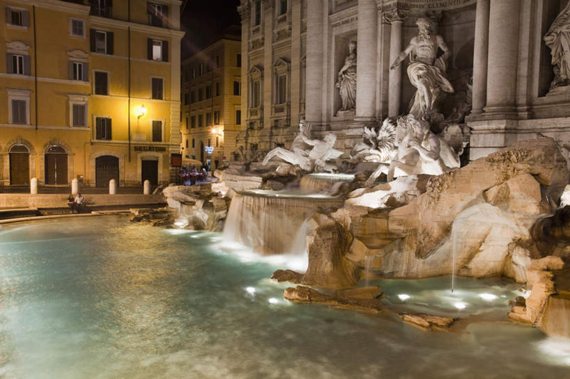 无人,横图,室外,夜晚,正面,度假,美景,城市风光,城市,路灯,喷泉,照明,雕塑,意大利,欧洲,罗马,朦胧,模糊,艺术,装饰,雕刻,雕像,景观,灯光,首都,文化,娱乐,灯,工艺品,品味,享受,休闲,景色,放松,纪念,照亮,美术,照明设备,南欧,主题,水景,陈列,意大利共和国,许愿池,特莱维喷泉,少女喷泉,许愿泉,功能,美学,美观,设计,彩图,全身