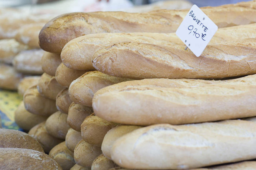 点心,面包,无人,横图,室外,特写,白天,正面,购物,消费,指示牌,许多,阴影,堆积,光线,标签,标志,文字,影子,食品,面点,很多,标识,食物,糕点,阳光,价格,零售,金融,聚集,积累,选购,贸易,法式长棍面包,血拼,聚积,沉积,堆集,彩图