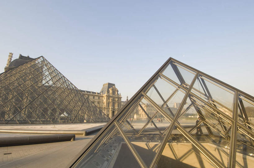 无人,博物馆,家,横图,室外,白天,正面,旅游,度假,名胜古迹,标志建筑,道路,地标,建筑,路,公路,玻璃,法国,巴黎,欧洲,阴影,遗迹,光线,三角形,影子,房屋,屋子,建筑群,交通,卢浮宫,首都,古迹,文物,娱乐,建设,古建筑,楼房,住宅,玻璃制品,阳光,享受,休闲,旅游胜地,放松,古文明,法兰西共和国,法兰西第五共和国,罗浮宫博物馆,马路,彩图,房子