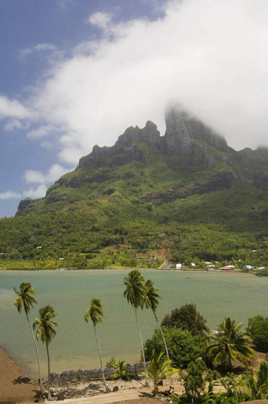 无人,竖图,室外,白天,正面,旅游,度假,海浪,海洋,美景,森林,山,山脉,树林,植物,法国,欧洲,景观,浪花,山峰,云,云朵,山峦,云彩,娱乐,树,树木,蓝色,绿色,白云,蓝天,天空,自然,海水,群山,天,享受,休闲,景色,放松,生长,晴朗,成长,自然风光,海景,波利尼西亚,法属波利尼西亚,法兰西共和国,法兰西第五共和国,土阿莫土群岛,大海,风浪,海,海水的波动,近岸浪,涌浪,晴空,彩图