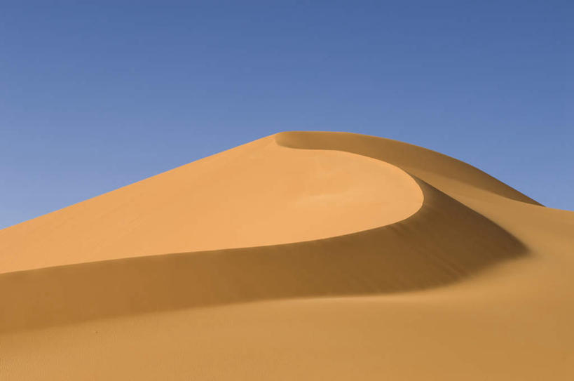 无人,横图,室外,白天,正面,旅游,度假,美景,沙漠,非洲,利比亚,阴影,光线,影子,景观,沙丘,娱乐,蓝色,蓝天,天空,阳光,自然,天,享受,休闲,景色,放松,高低,晴朗,凹凸,自然风光,洼地,北非,万里无云,阿非利加洲,崎岖,撒哈拉沙漠,大漠,砂漠,晴空,晴空万里,彩图