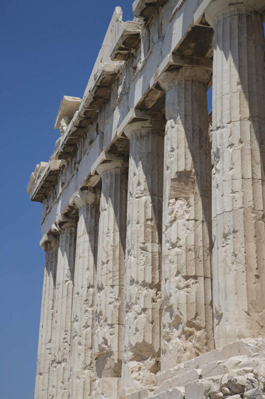 无人,竖图,室外,白天,仰视,旅游,度假,石头,名胜古迹,楼梯,标志建筑,地标,建筑,希腊,欧洲,阴影,遗迹,光线,石子,影子,阶梯,墙,首都,古迹,破坏,文物,娱乐,建设,古建筑,破损,墙壁,墙面,台阶,蓝色,蓝天,天空,阳光,天,享受,休闲,旅游胜地,放松,晴朗,损坏,帕特农神庙,雅典,古文明,雅典卫城,希腊共和国,万里无云,帕特农神殿,雅典娜神庙,石块,岩石,晴空,晴空万里,彩图,低角度拍摄