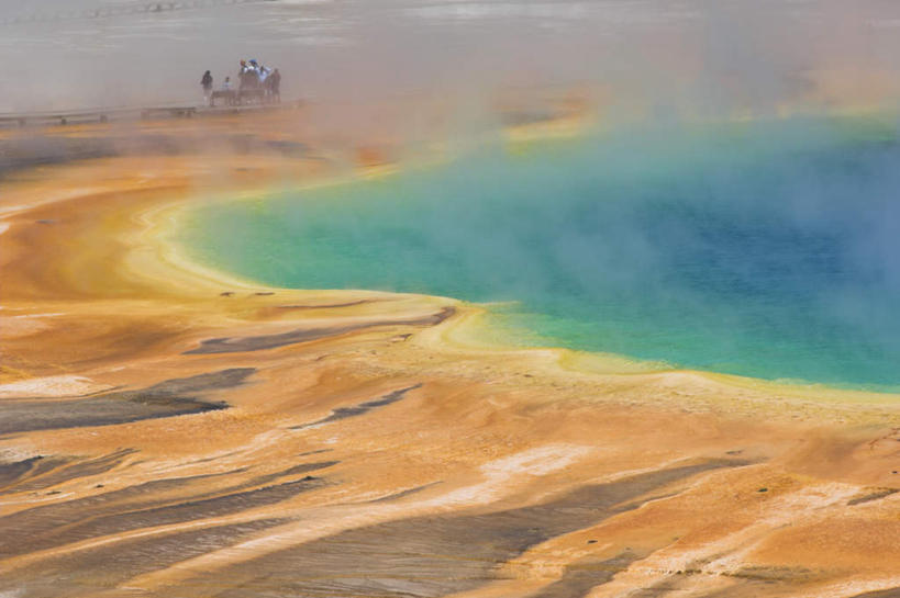 西方人,公园,横图,室外,白天,正面,旅游,度假,湖,湖泊,石头,美景,水,温泉,雾,欧洲,美国,欧洲人,阴影,沸腾,光线,蒸汽,石子,影子,湖面,景观,水流,水面,水蒸气,雾气,许多人,娱乐,天空,阳光,自然,湖水,天,一群人,享受,休闲,温暖,景色,放松,泉水,温和,晴朗,水藻,气体,北美,北美洲,国家公园,自然风光,美洲,黄石国家公园,怀俄明州,怀俄明,黄石公园,万里无云,蒸发,北亚美利加洲,亚美利加洲,平等之州,地热,男人,男性,女人,女性,中年男性,中年女性,白种人,石块,岩石,晴空,晴空万里,半身,彩图