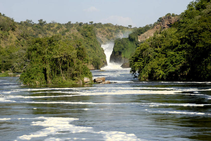 无人,横图,室外,白天,正面,河流,石头,美景,瀑布,山,山脉,树林,水,植物,非洲,乌干达,阴影,波纹,飞溅,环绕,平静,溅,围绕,光线,石子,液体,影子,河水,景观,泥土,山峰,水滴,水流,土壤,云,云朵,山峦,云彩,环抱,水珠,树,树木,蓝色,绿色,白云,倒影,蓝天,水纹,天空,阳光,自然,波浪,群山,天,景色,安静,茂密,茂盛,生长,晴朗,成长,宁静,倒映,静谧,喷洒,自然风光,镇静,沉静,萦绕,恬静,安祥,僻静,清静,太平,乌干达共和国,反照,跌水,石块,岩石,晴空,彩图