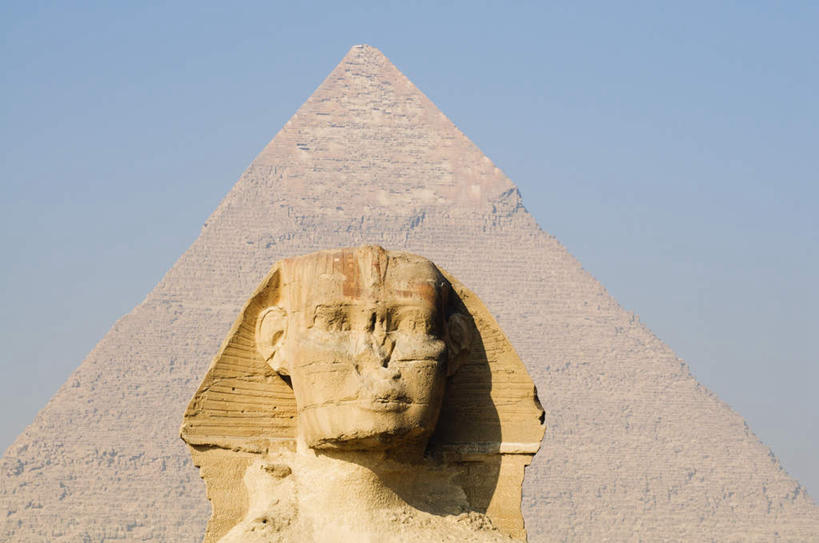 无人,横图,室外,特写,白天,仰视,旅游,度假,名胜古迹,地标,非洲,埃及,阴影,形状,遗迹,光线,三角形,影子,古迹,历史,文物,娱乐,古建筑,古代,蓝色,蓝天,天空,阳光,天,享受,休闲,旅游胜地,金字塔,放松,陵墓,古埃及,狮身人面像,古文明,北非,古代七大奇迹,阿拉伯埃及共和国,金字塔之国,棉花之国,方锥形,阿非利加洲,形态,外形,古远,斯芬克斯,彩图,低角度拍摄,标志性建筑