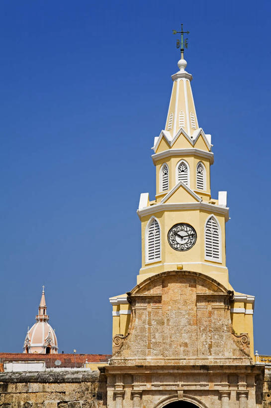 无人,教堂,竖图,室外,白天,仰视,旅游,度假,标志建筑,地标,建筑,美国,阴影,节日,时间,光线,时钟,影子,钟楼,首都,计时,文化,娱乐,建设,蓝色,蓝天,天空,阳光,钟表,天,祈祷,享受,休闲,健康,表,旅游胜地,放松,许愿,宗教,信仰,晴朗,纪念,祈求,北美,北美洲,美洲,信念,华盛顿特区,万里无云,首府,华盛顿哥伦比亚特区,华府,北亚美利加洲,亚美利加洲,塔钟,哥伦比亚特区,平安,钟,晴空,晴空万里,彩图,低角度拍摄,大教堂,礼拜堂