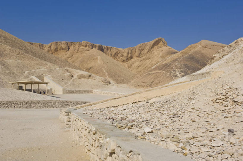 无人,横图,室外,白天,正面,旅游,度假,石头,美景,山,山脉,标志建筑,城市,地标,建筑,非洲,埃及,开罗,阴影,光线,沙子,石子,影子,景观,山峰,山峦,首都,娱乐,建设,蓝色,蓝天,天空,阳光,自然,群山,天,享受,休闲,墓地,旅游胜地,景色,放松,晴朗,坟墓,陵墓,古埃及,自然风光,坟场,北非,沉积岩,万里无云,首府,阿拉伯埃及共和国,金字塔之国,棉花之国,帝王谷,阿非利加洲,开罗省,水成岩,石块,岩石,晴空,晴空万里,彩图